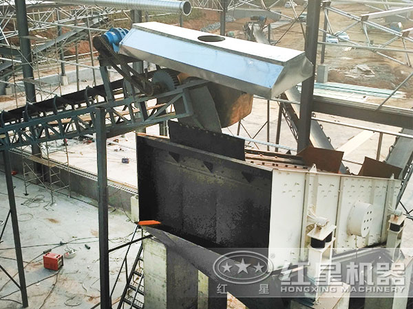 湖南某豆石破碎加工现。捍穸、输送带