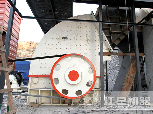 重锤式粉碎机作业现。繁Ｉ傥廴