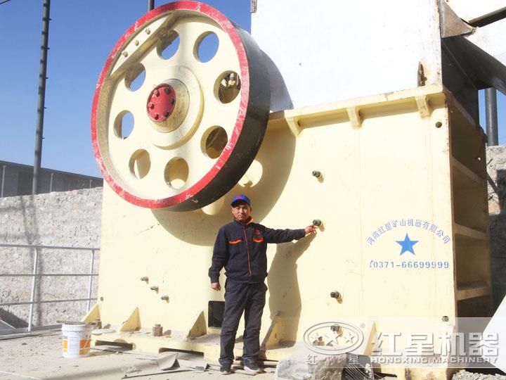 大型环保鄂式破石机生产现。Ч茫没兰鄹