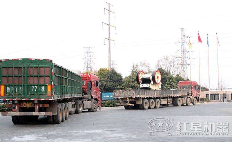 河卵石、青石破碎生产线设备发货